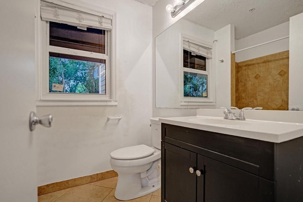 В аренду: $2,000 (2 спален, 2 ванн, 1088 Квадратных фут)