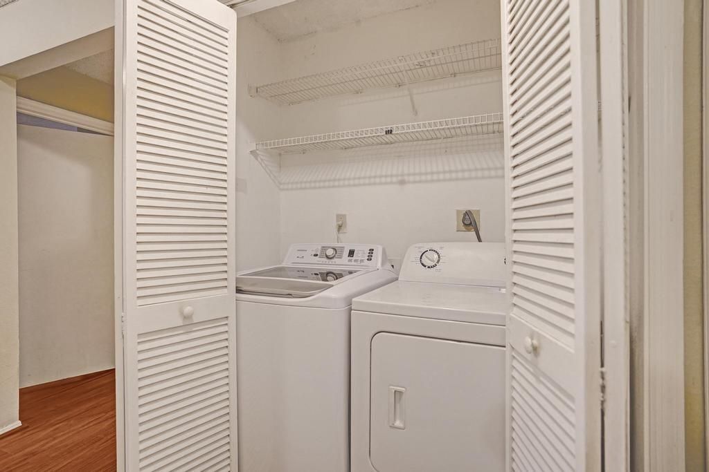 В аренду: $2,000 (2 спален, 2 ванн, 1088 Квадратных фут)