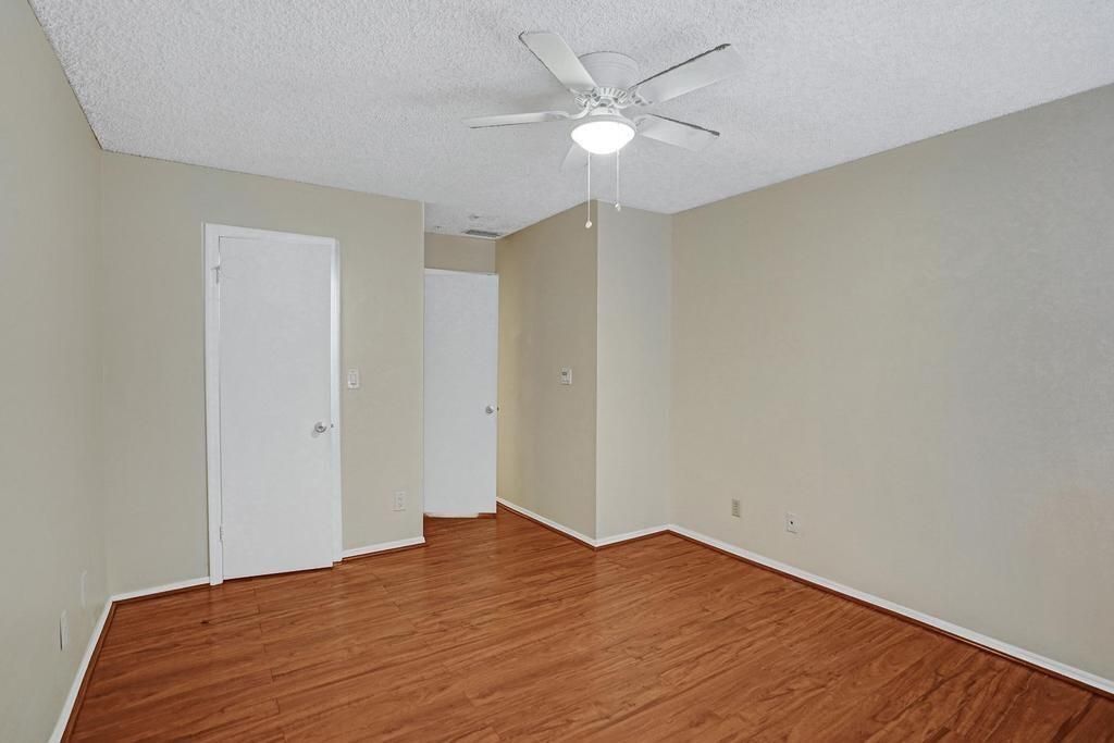 В аренду: $2,000 (2 спален, 2 ванн, 1088 Квадратных фут)