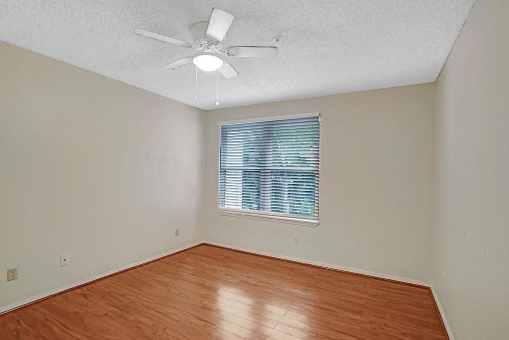 В аренду: $2,000 (2 спален, 2 ванн, 1088 Квадратных фут)