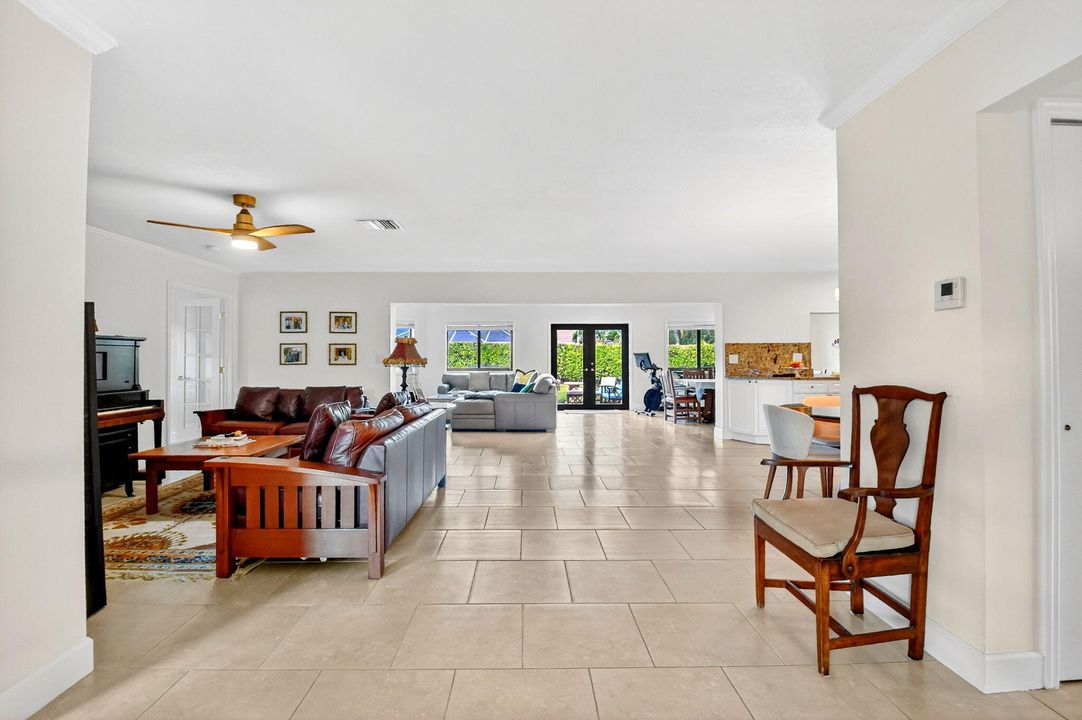 For Rent: $3,400 (3 beds, 2 baths, 2070 Square Feet)