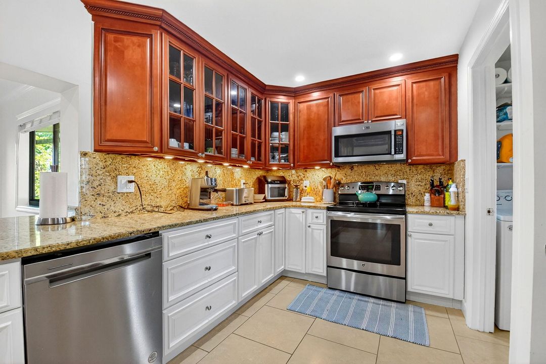 For Rent: $3,400 (3 beds, 2 baths, 2070 Square Feet)