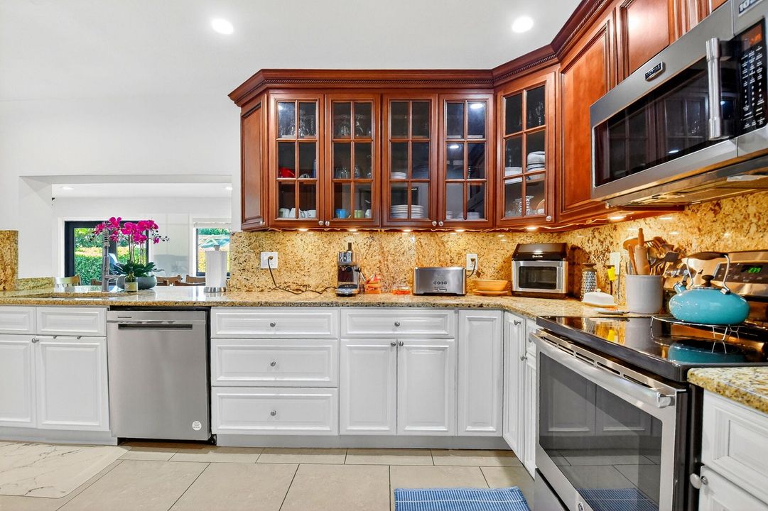 For Rent: $3,400 (3 beds, 2 baths, 2070 Square Feet)