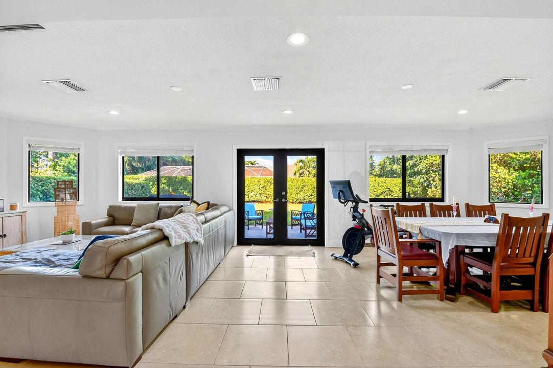 For Rent: $3,400 (3 beds, 2 baths, 2070 Square Feet)