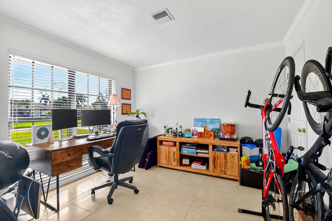 For Rent: $3,400 (3 beds, 2 baths, 2070 Square Feet)