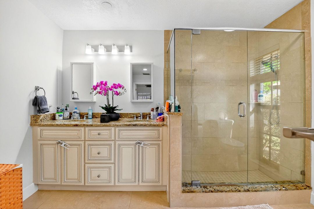 For Rent: $3,400 (3 beds, 2 baths, 2070 Square Feet)