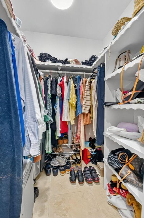 For Rent: $3,400 (3 beds, 2 baths, 2070 Square Feet)