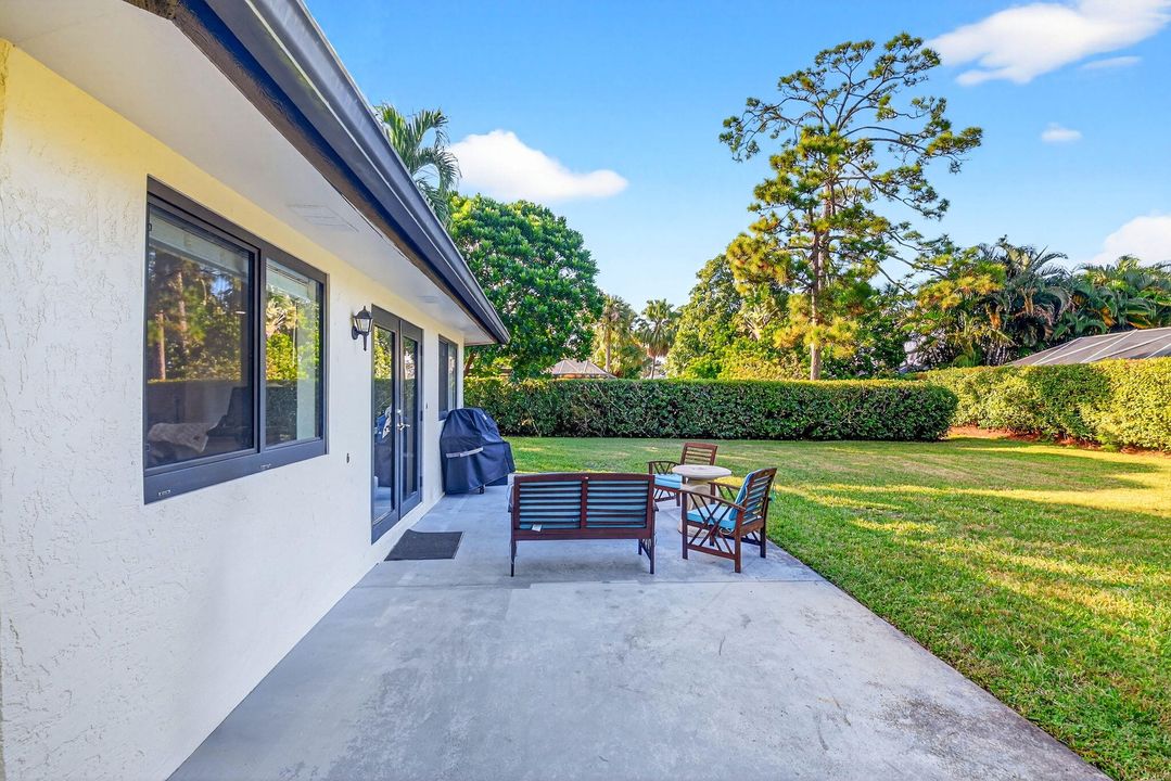 For Rent: $3,400 (3 beds, 2 baths, 2070 Square Feet)