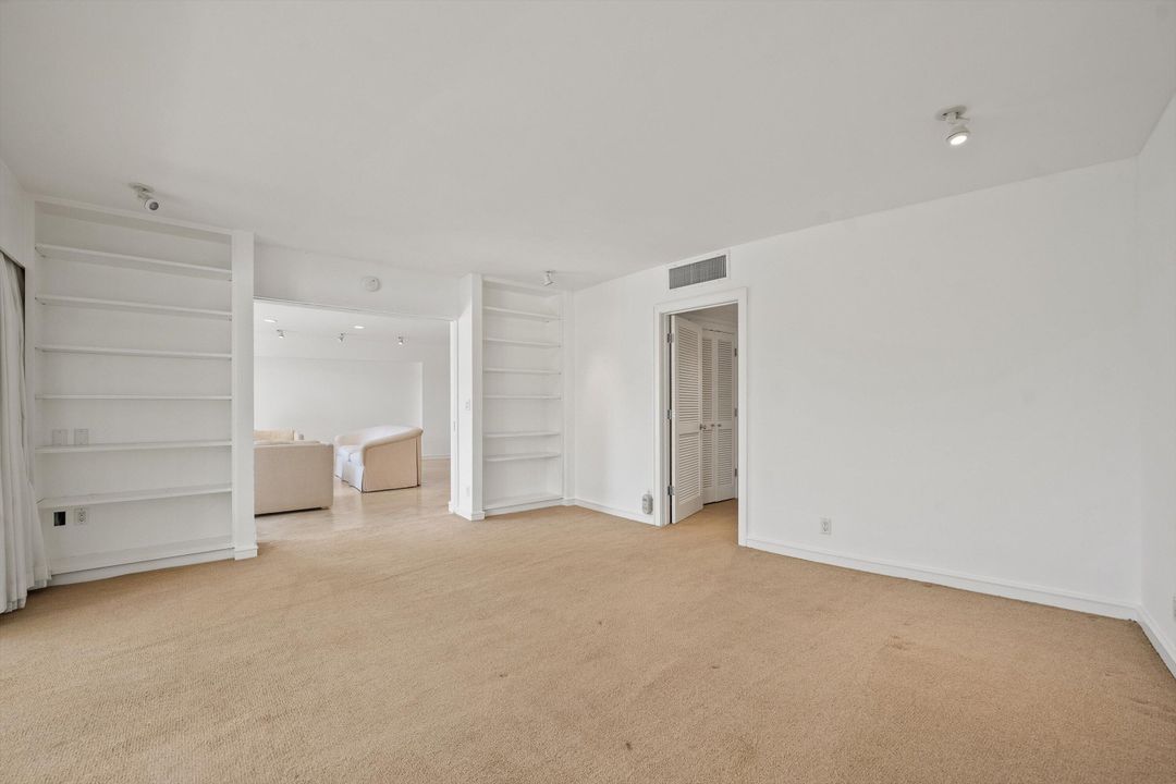 На продажу: $3,350,000 (2 спален, 2 ванн, 2330 Квадратных фут)