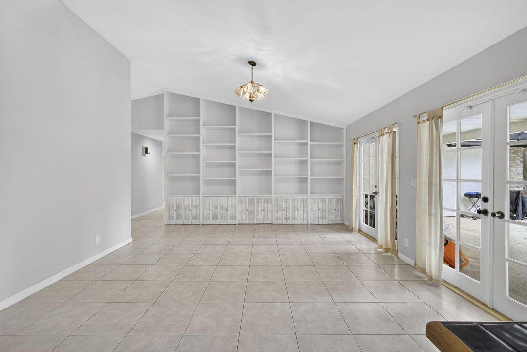 For Rent: $5,600 (5 beds, 3 baths, 3141 Square Feet)