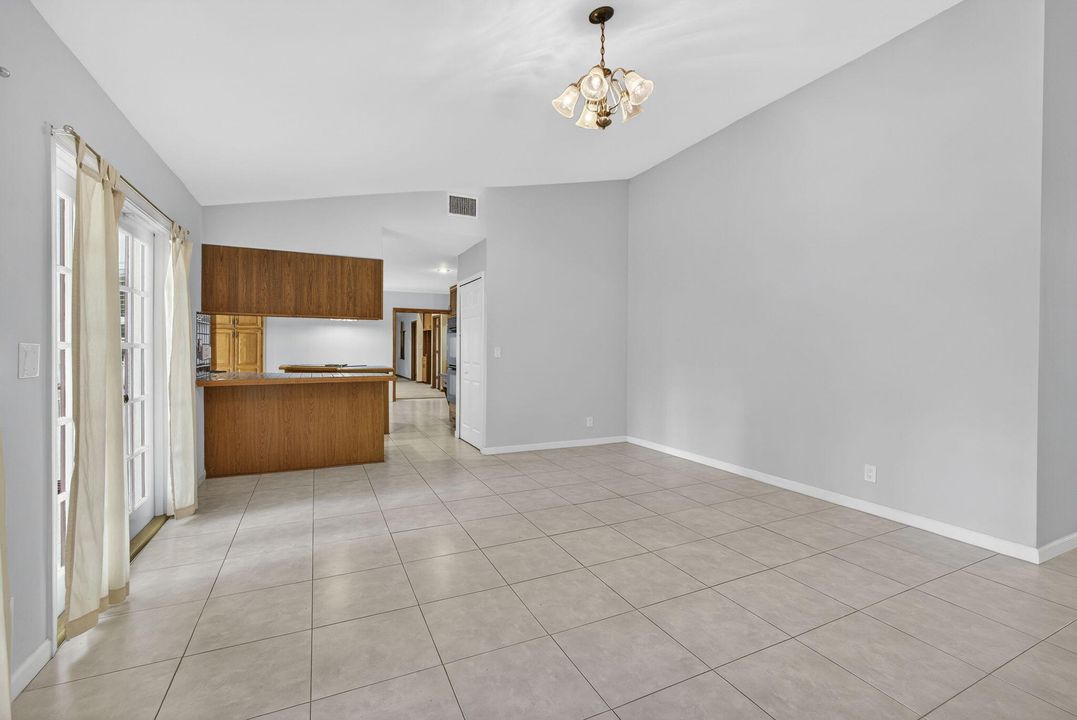 For Rent: $5,600 (5 beds, 3 baths, 3141 Square Feet)