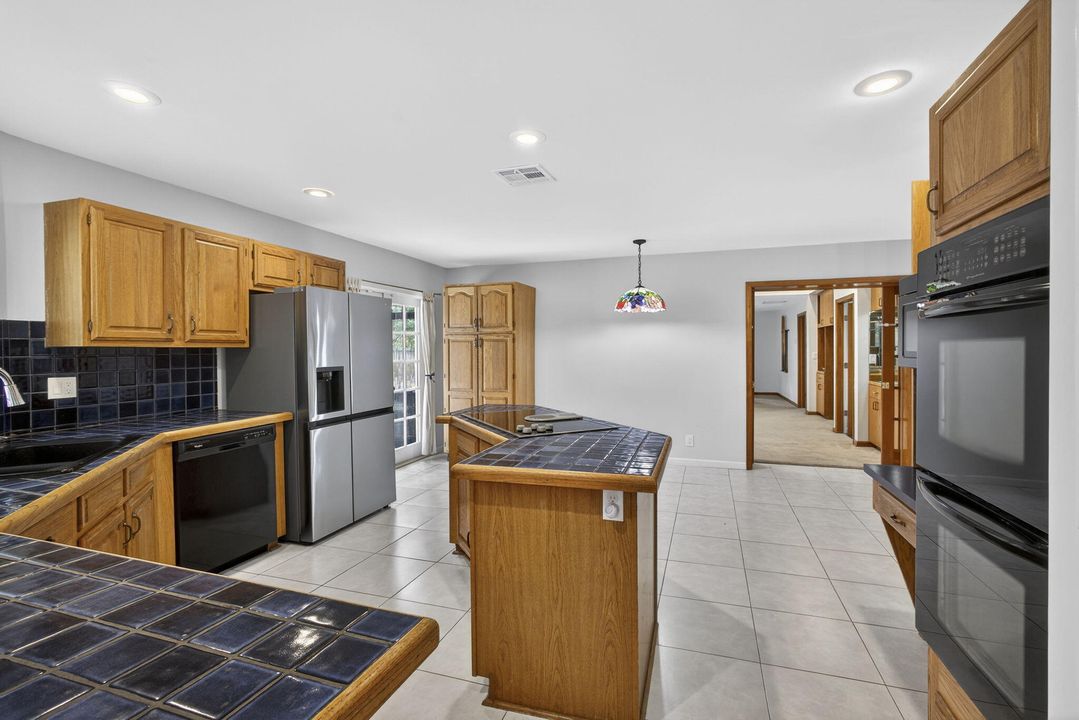 For Rent: $5,600 (5 beds, 3 baths, 3141 Square Feet)