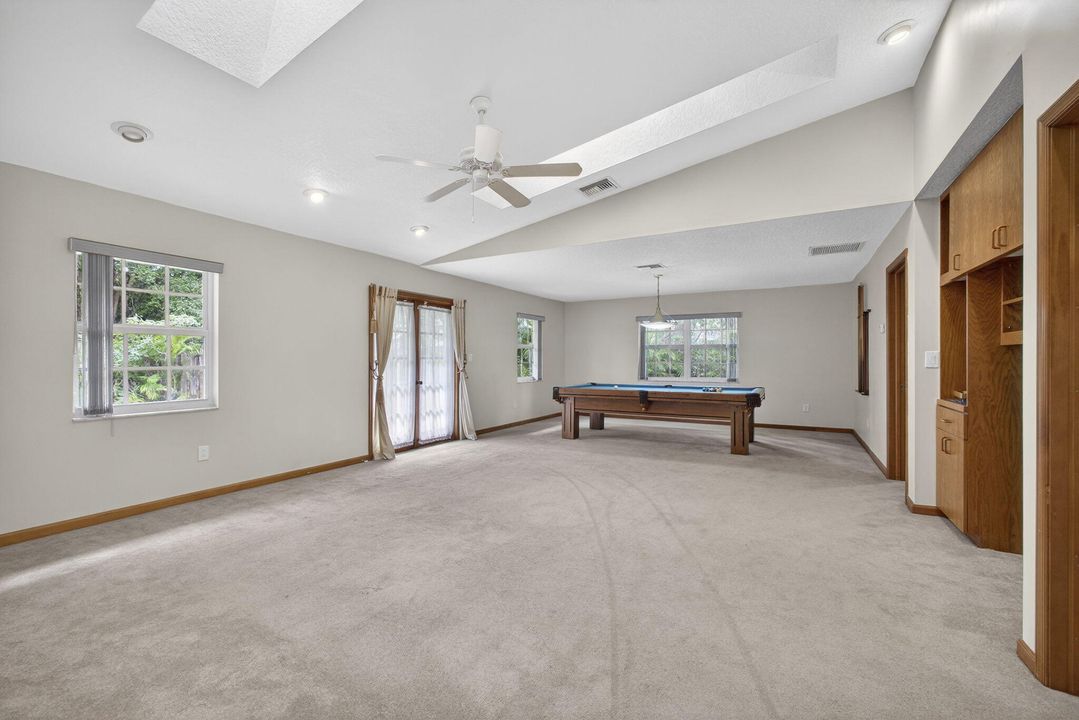 For Rent: $5,600 (5 beds, 3 baths, 3141 Square Feet)