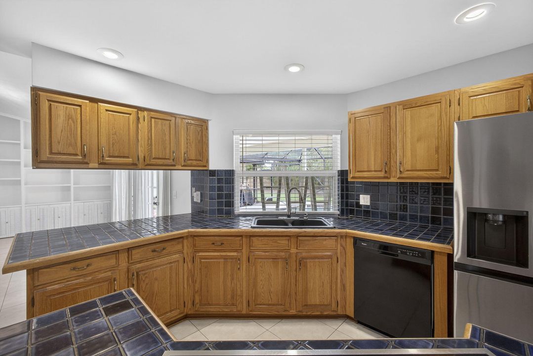 For Rent: $5,600 (5 beds, 3 baths, 3141 Square Feet)