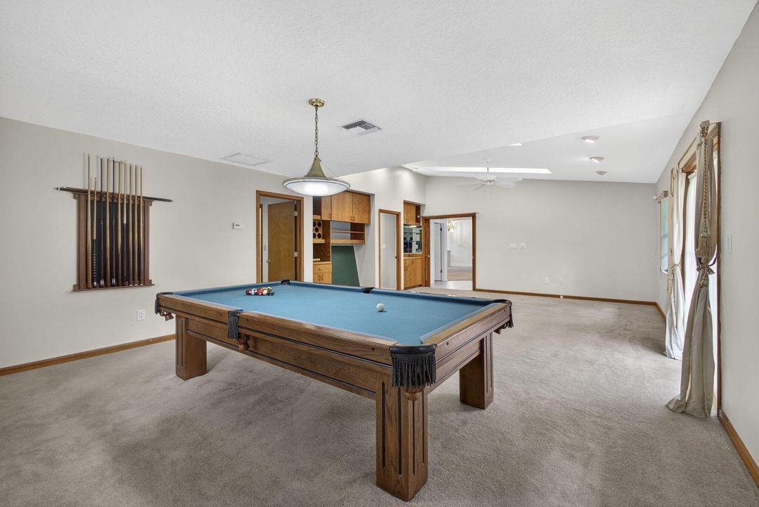 For Rent: $5,600 (5 beds, 3 baths, 3141 Square Feet)