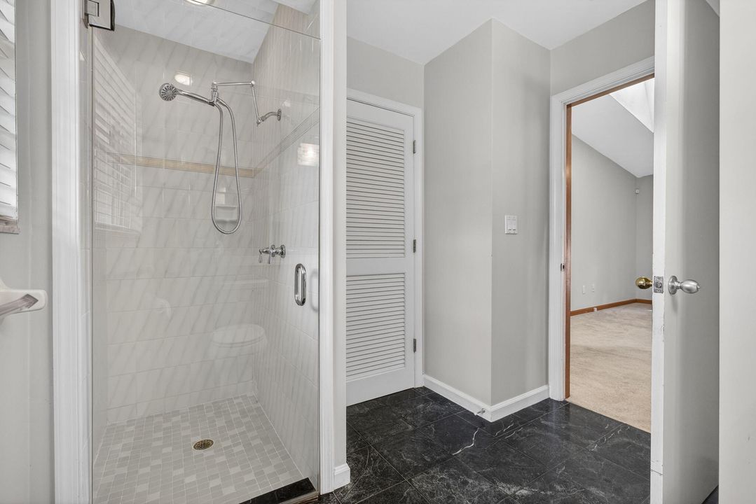 For Rent: $5,600 (5 beds, 3 baths, 3141 Square Feet)