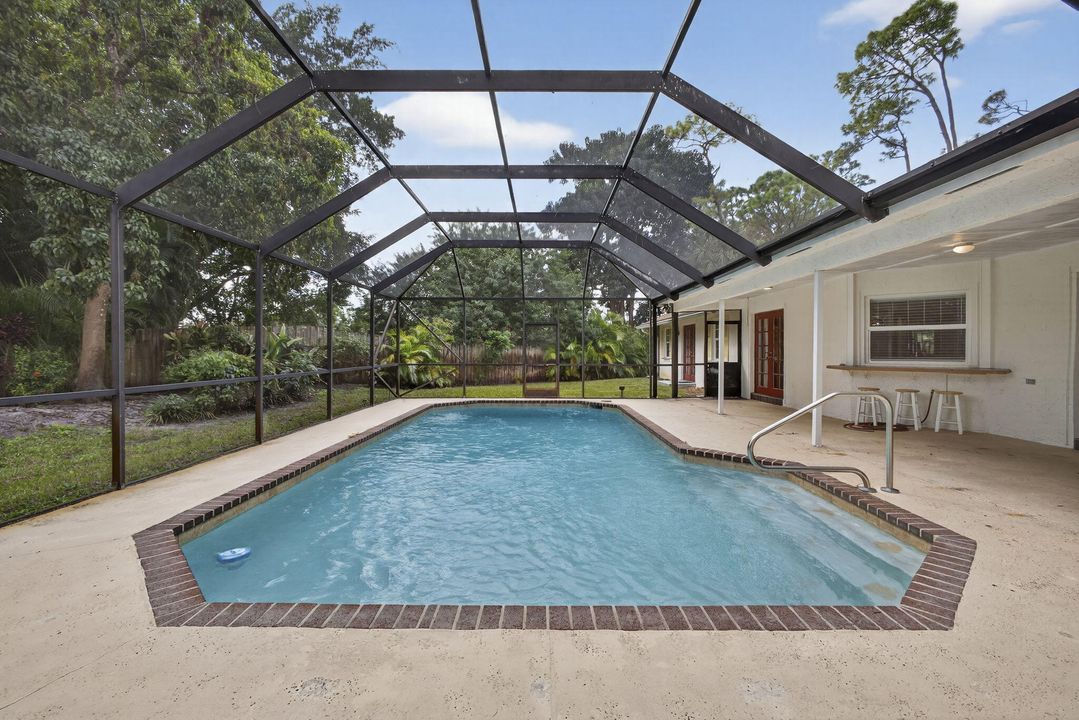 For Rent: $5,600 (5 beds, 3 baths, 3141 Square Feet)