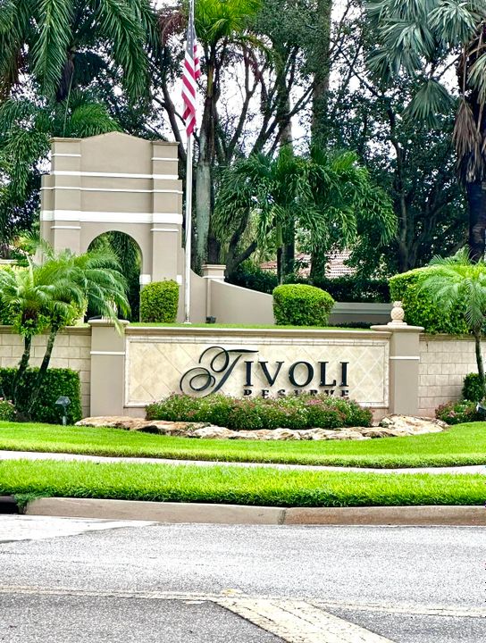 En Venta: $725,000 (4 camas, 3 baños, 2826 Pies cuadrados)