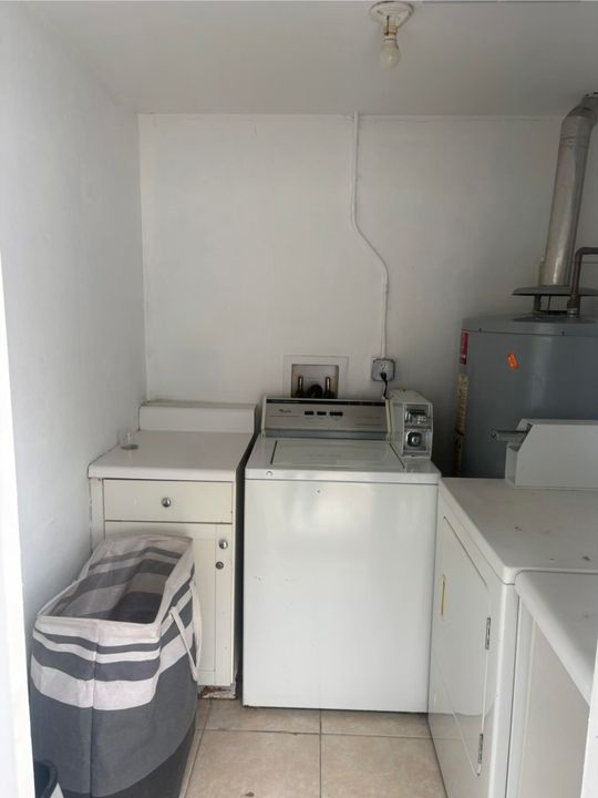 出租: $1,700 (1 贝兹, 1 浴室, 1916 平方英尺)