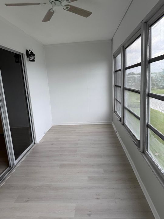 На продажу: $159,900 (1 спален, 1 ванн, 738 Квадратных фут)