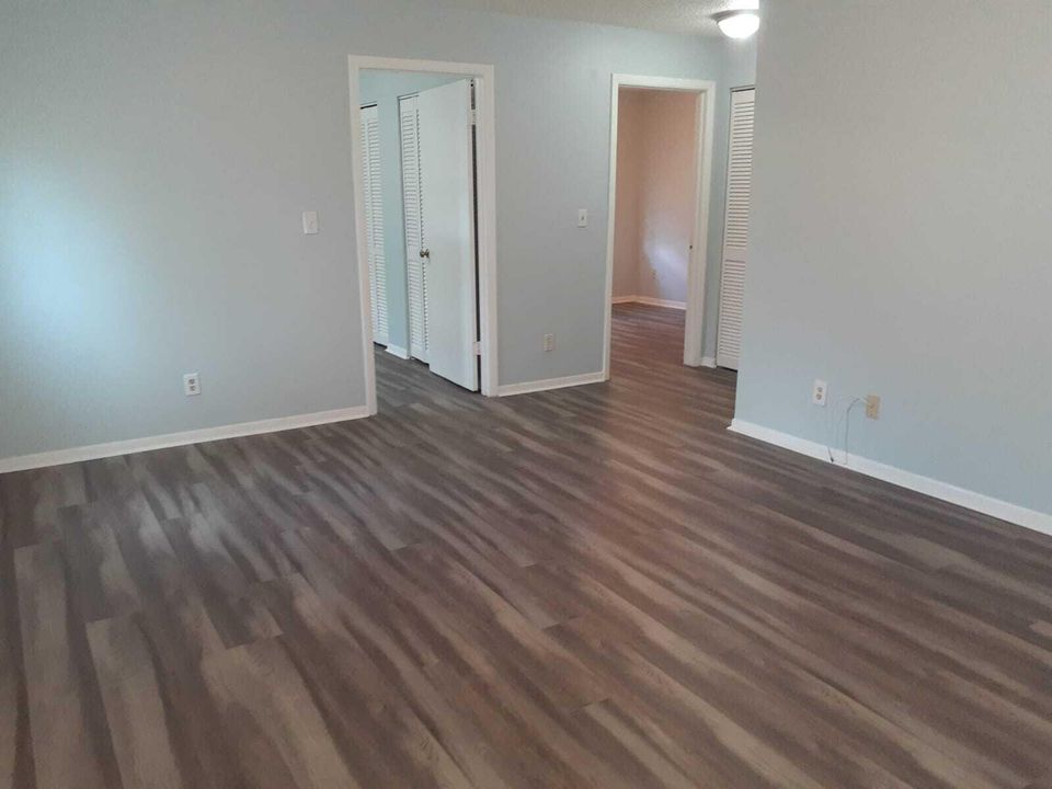 For Rent: $2,295 (3 beds, 2 baths, 1120 Square Feet)