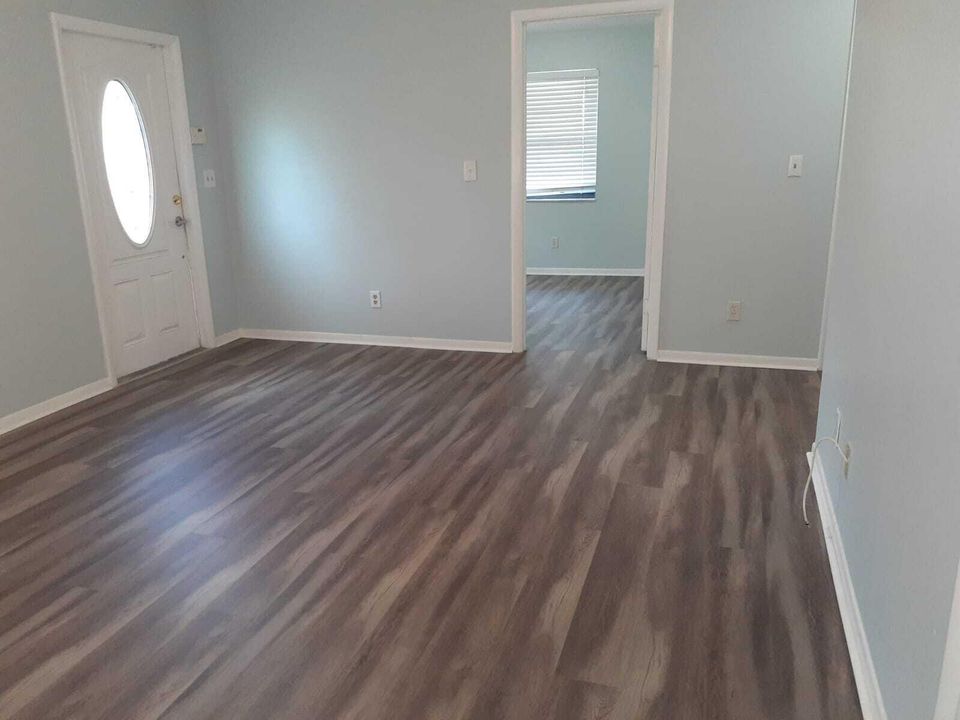 For Rent: $2,295 (3 beds, 2 baths, 1120 Square Feet)