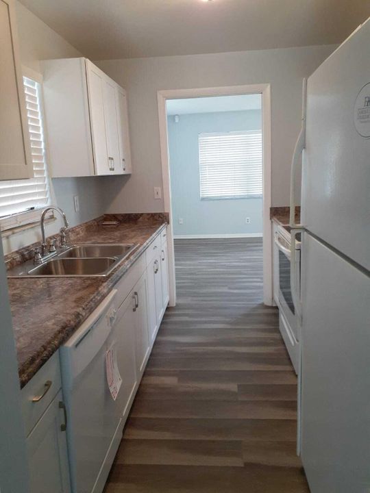 For Rent: $2,295 (3 beds, 2 baths, 1120 Square Feet)