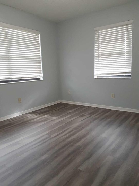 For Rent: $2,295 (3 beds, 2 baths, 1120 Square Feet)