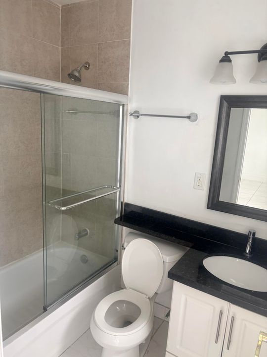 出租: $1,700 (1 贝兹, 1 浴室, 1916 平方英尺)