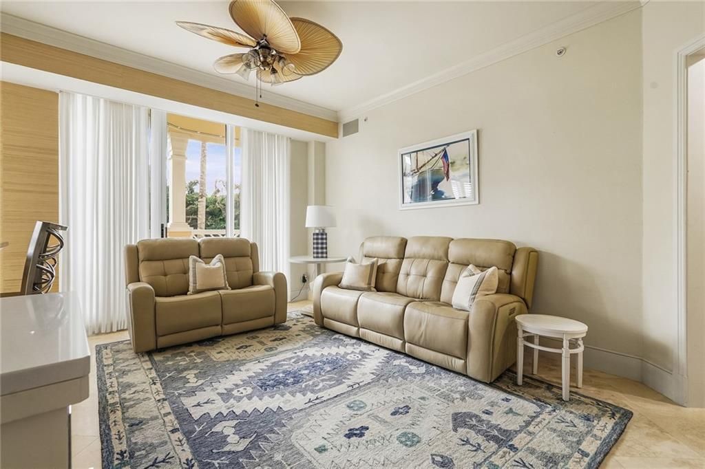 En Venta: $2,675,000 (3 camas, 3 baños, 2718 Pies cuadrados)