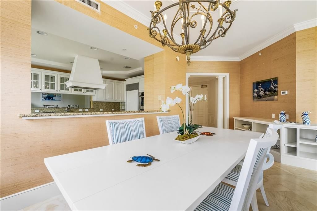 En Venta: $2,675,000 (3 camas, 3 baños, 2718 Pies cuadrados)