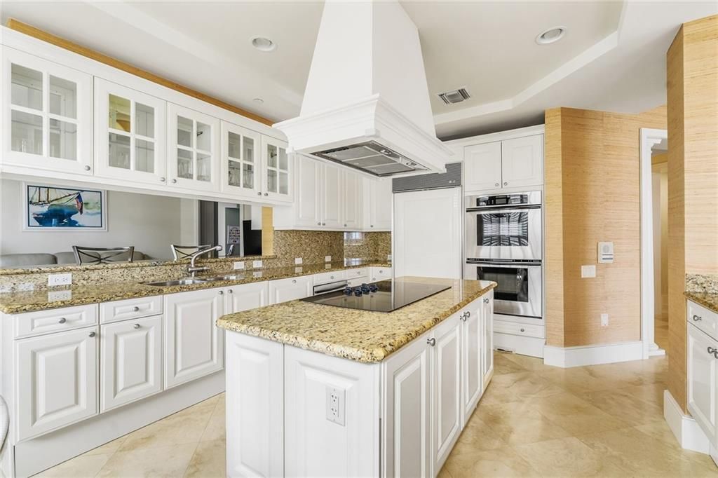 En Venta: $2,675,000 (3 camas, 3 baños, 2718 Pies cuadrados)