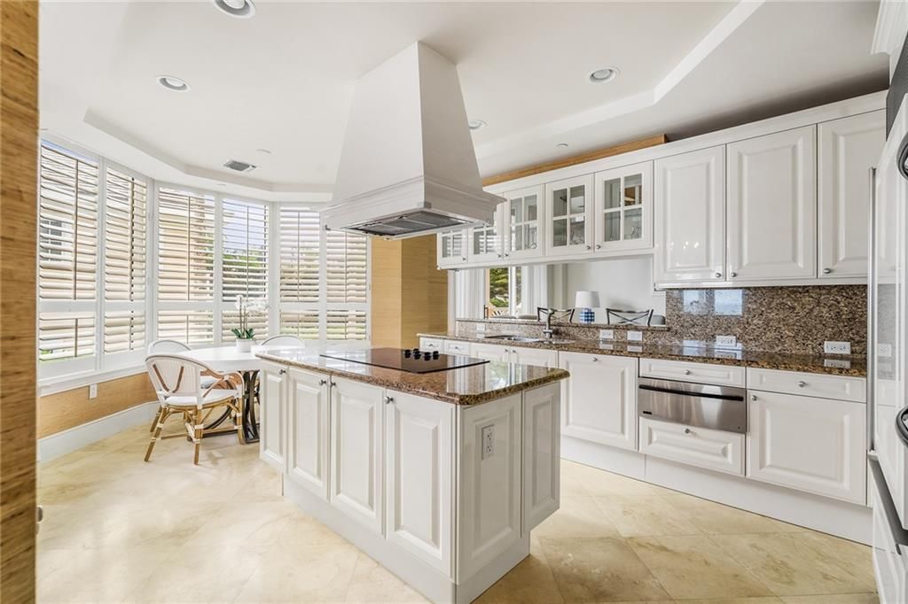 En Venta: $2,675,000 (3 camas, 3 baños, 2718 Pies cuadrados)