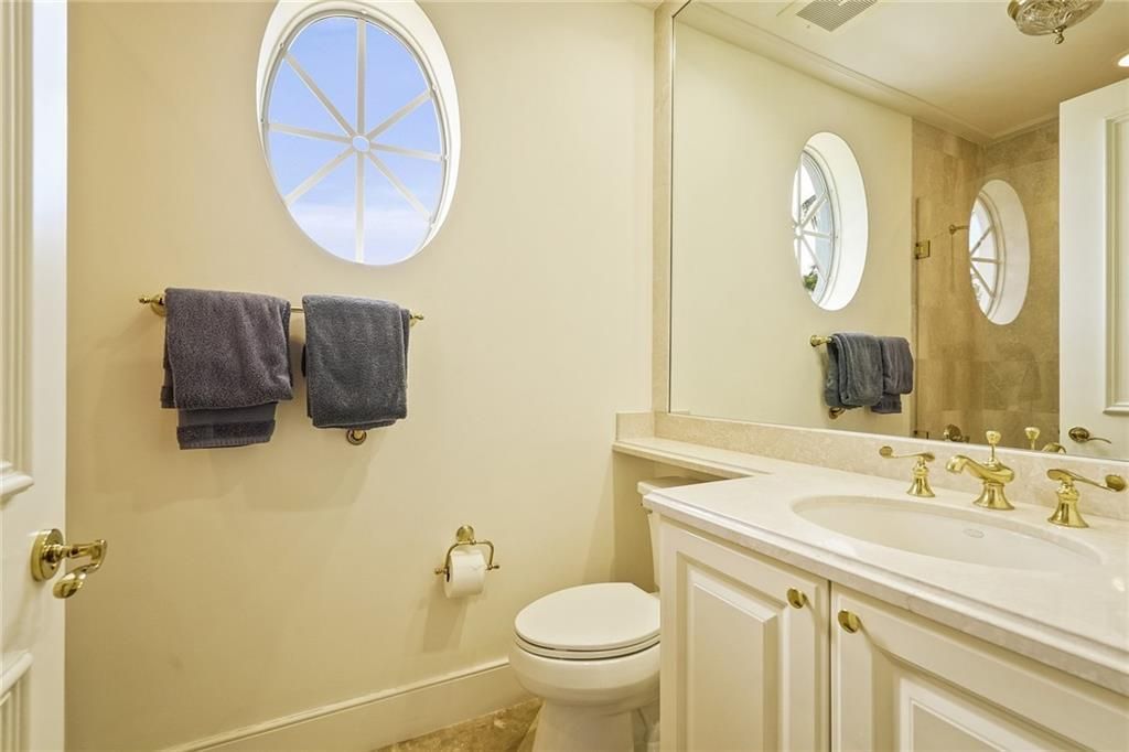 En Venta: $2,675,000 (3 camas, 3 baños, 2718 Pies cuadrados)