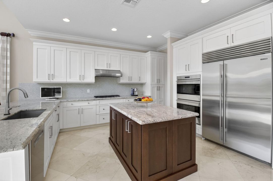 待售: $2,349,000 (5 贝兹, 5 浴室, 5031 平方英尺)