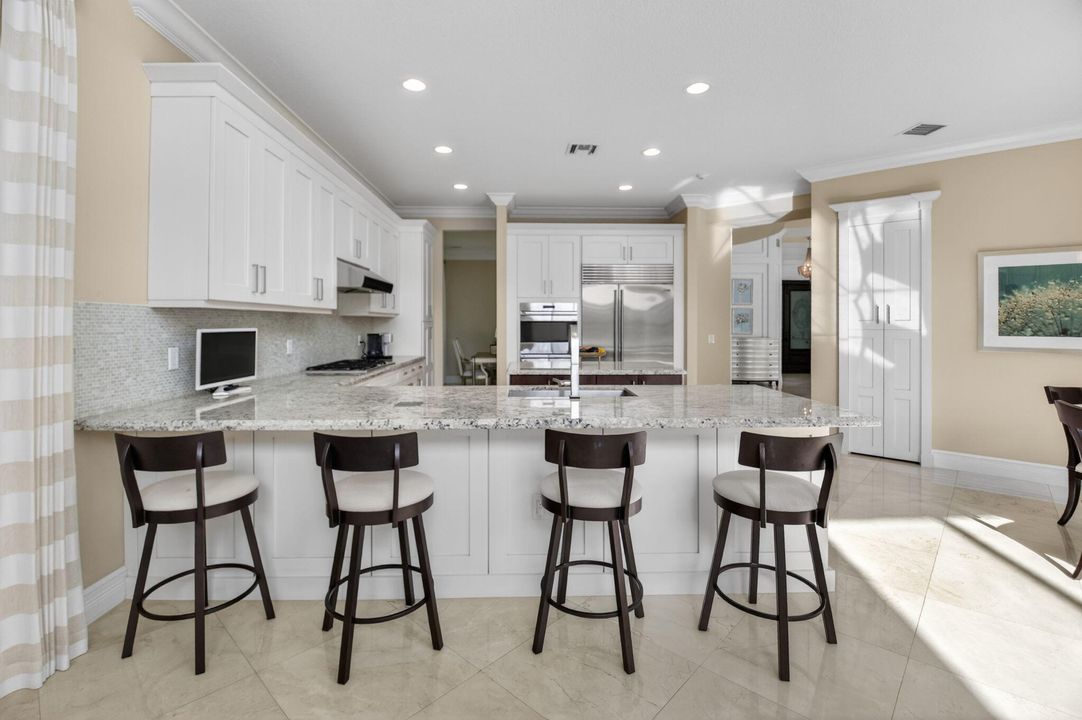 待售: $2,349,000 (5 贝兹, 5 浴室, 5031 平方英尺)