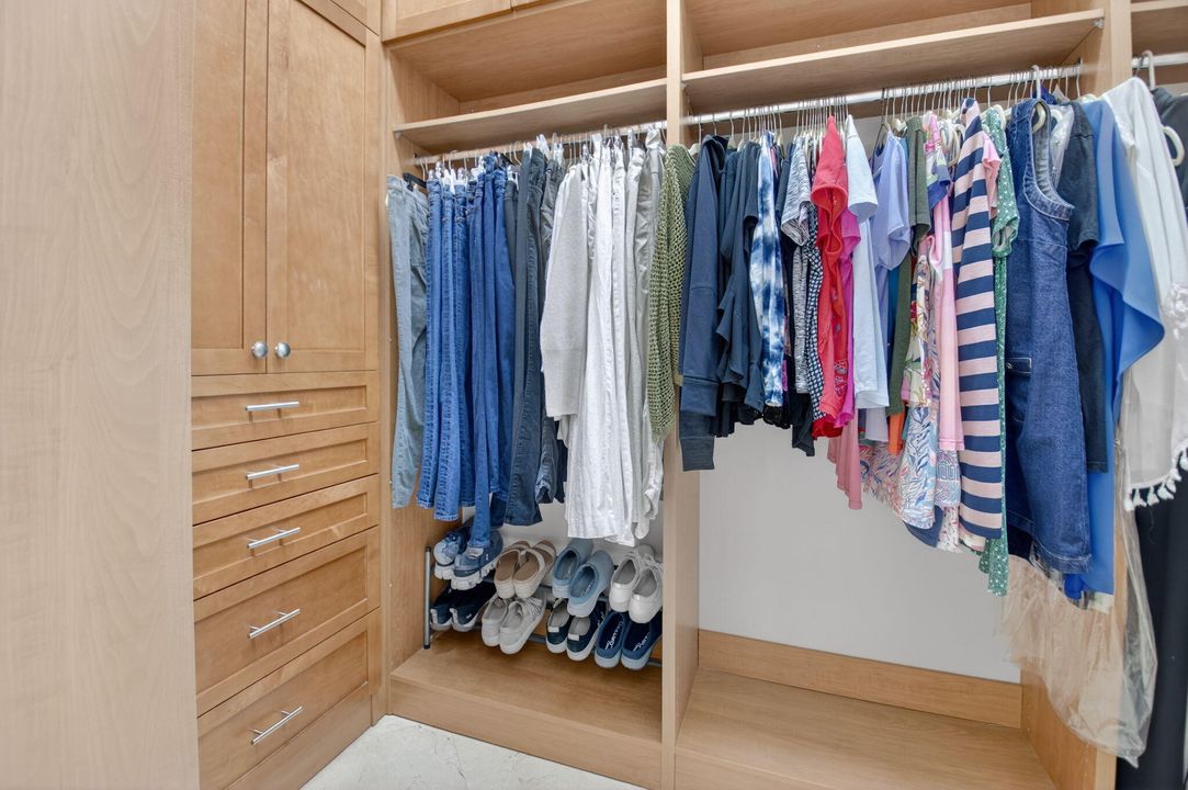 待售: $2,349,000 (5 贝兹, 5 浴室, 5031 平方英尺)