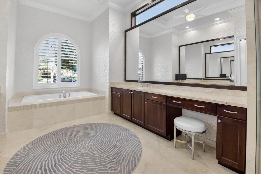 待售: $2,349,000 (5 贝兹, 5 浴室, 5031 平方英尺)