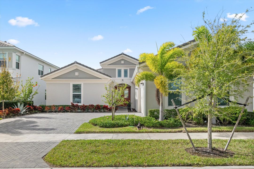 For Sale: $799,990 (3 beds, 3 baths, 2410 Square Feet)