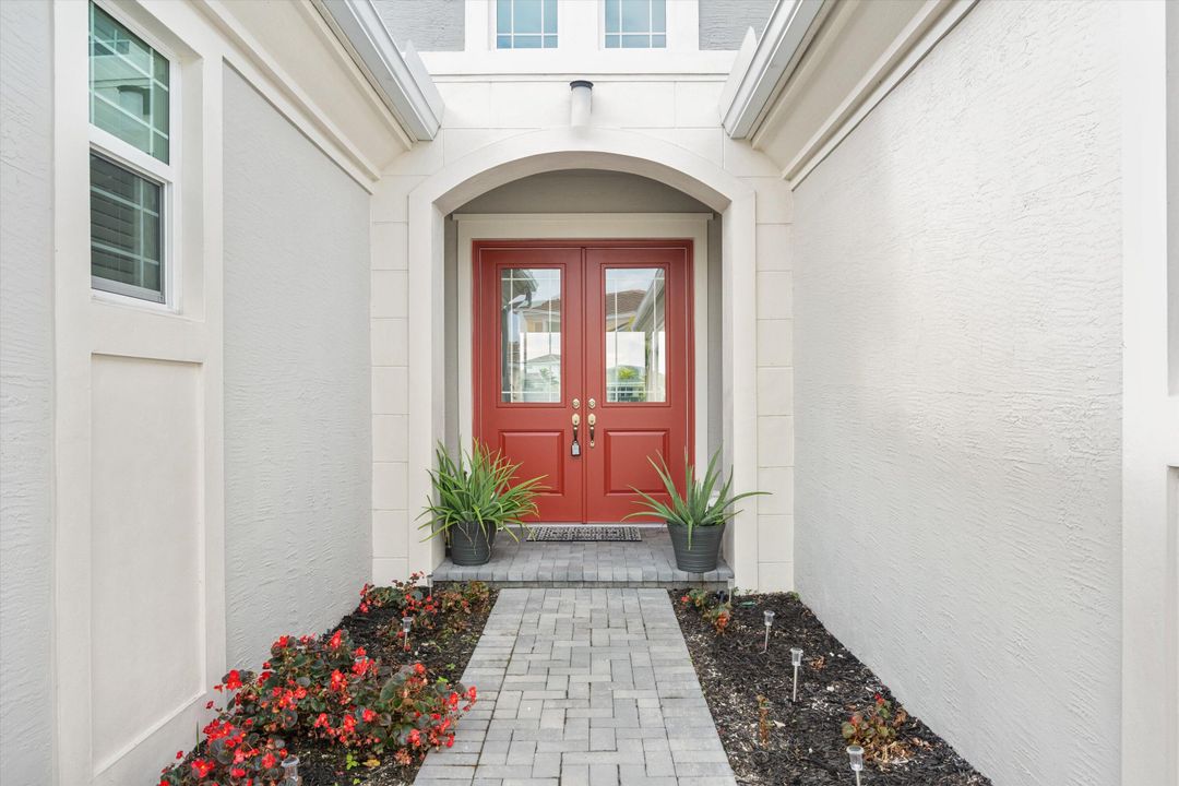 For Sale: $799,990 (3 beds, 3 baths, 2410 Square Feet)