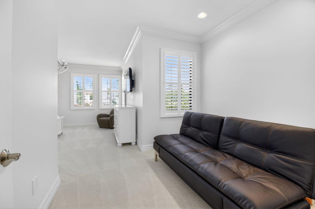 待售: $2,349,000 (5 贝兹, 5 浴室, 5031 平方英尺)