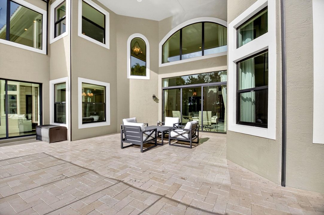 待售: $2,349,000 (5 贝兹, 5 浴室, 5031 平方英尺)