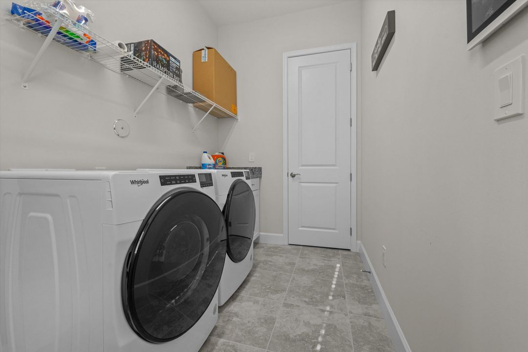 For Sale: $799,990 (3 beds, 3 baths, 2410 Square Feet)