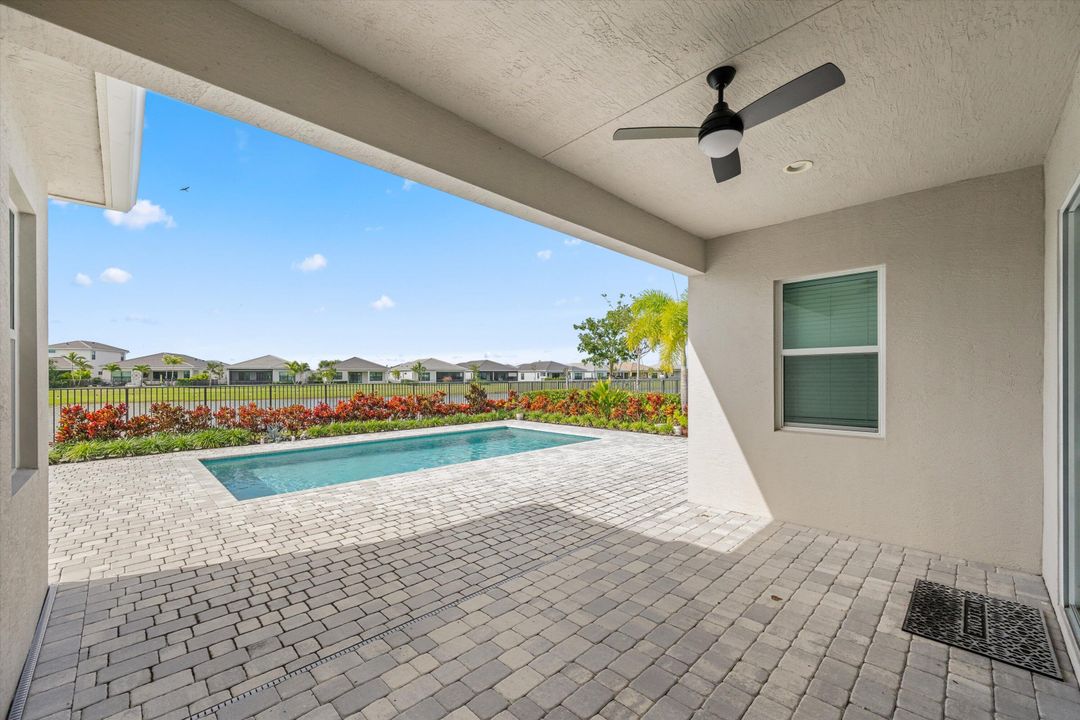 For Sale: $799,990 (3 beds, 3 baths, 2410 Square Feet)