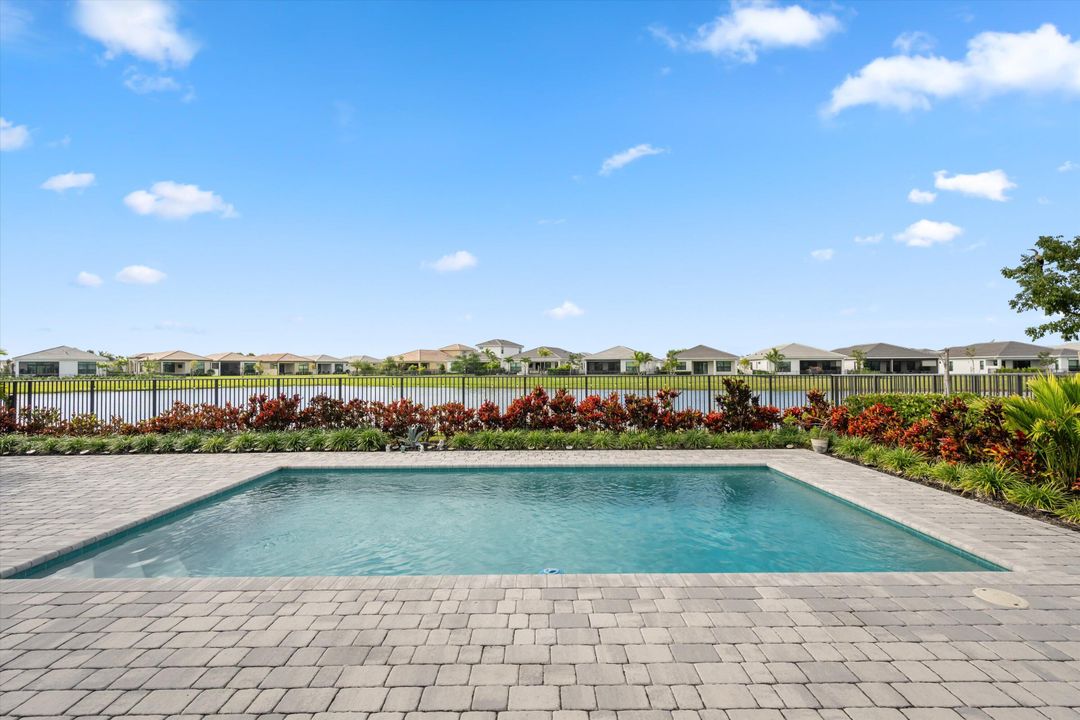 For Sale: $799,990 (3 beds, 3 baths, 2410 Square Feet)