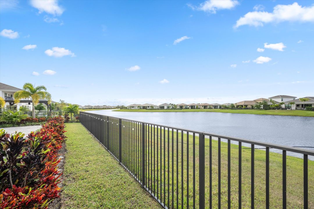 For Sale: $799,990 (3 beds, 3 baths, 2410 Square Feet)