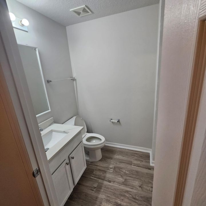 En Venta: $329,000 (4 camas, 2 baños, 1655 Pies cuadrados)