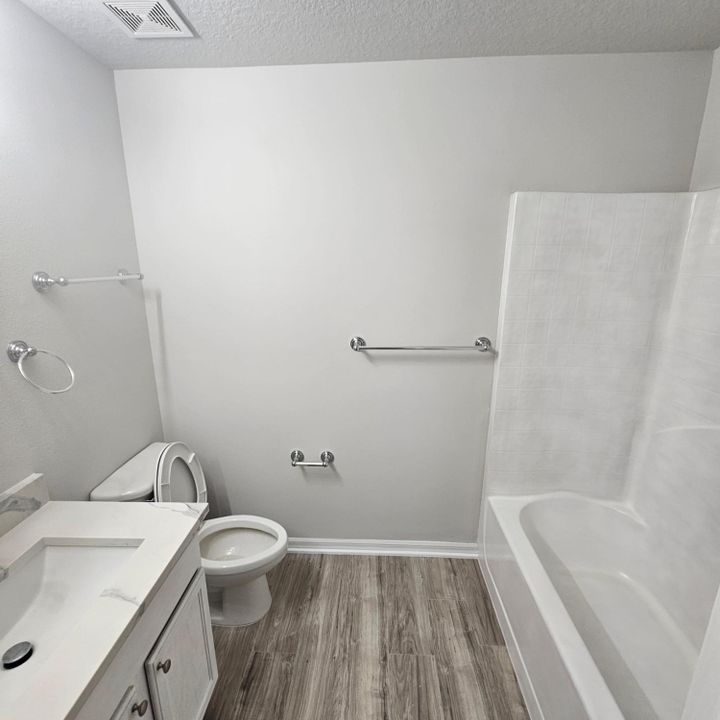 En Venta: $329,000 (4 camas, 2 baños, 1655 Pies cuadrados)