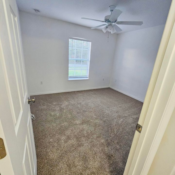 En Venta: $329,000 (4 camas, 2 baños, 1655 Pies cuadrados)