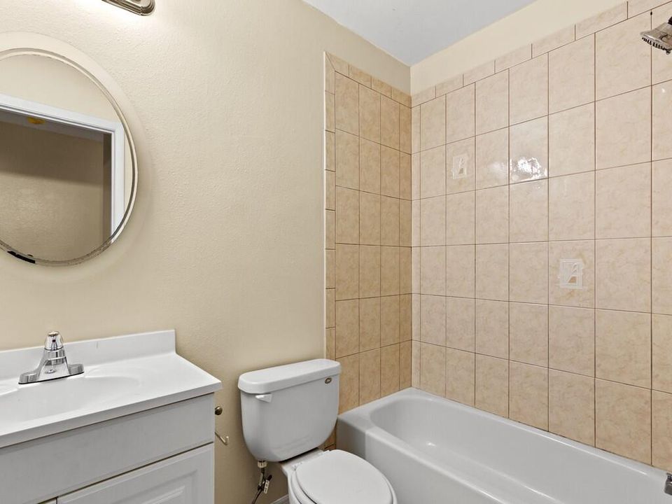 В аренду: $2,250 (2 спален, 2 ванн, 1221 Квадратных фут)